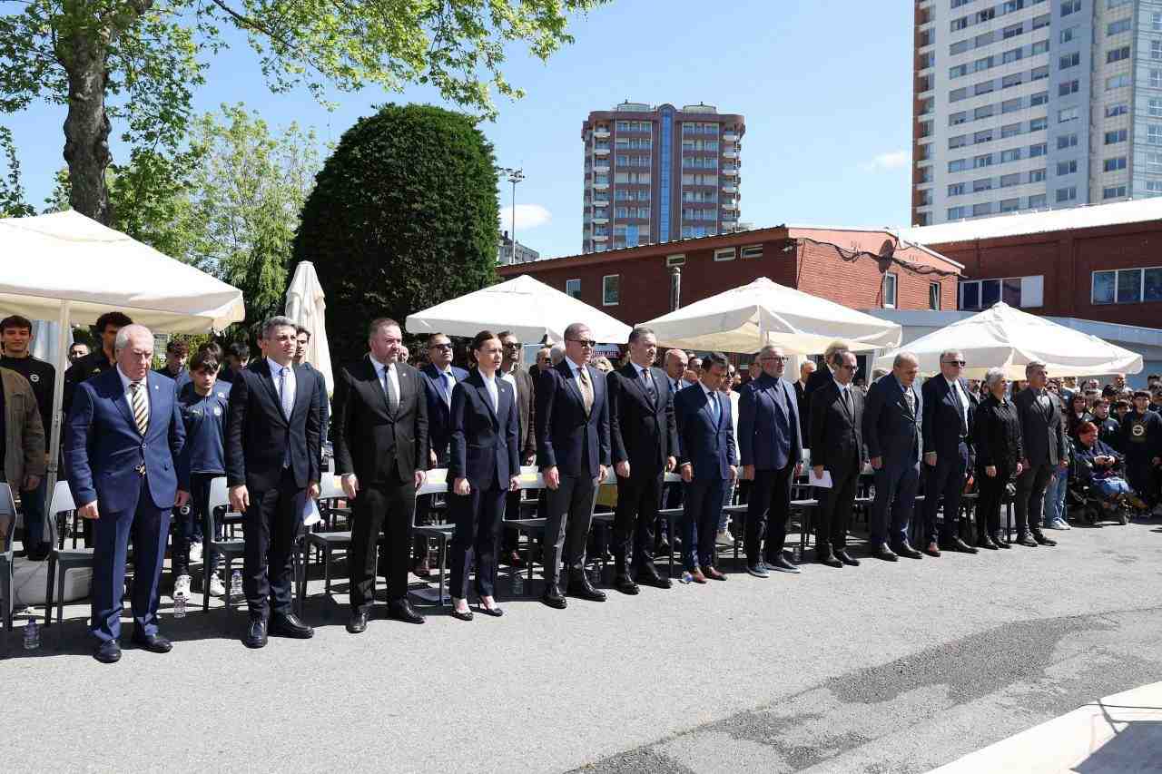 Dereağzı Tesisleri’nde Duygu Dolu Tören: “Yaşasın Sonsuza Kadar Fenerbahçe!” Fenerbahçe