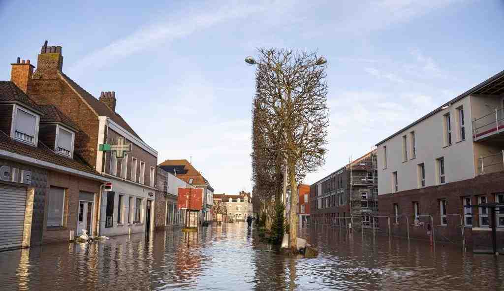 Fransa’nın güneyindeki Var bölgesinde etkili olan yoğun yağışlar, sel felaketine