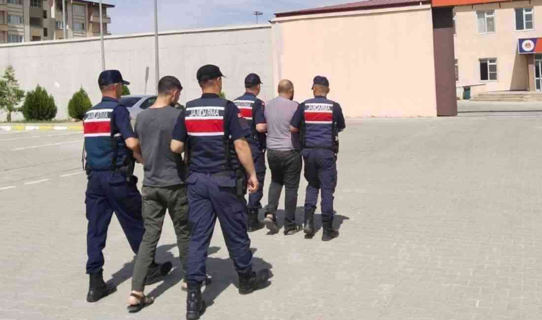 Gaziantep’in Nurdağı ve Karkamış ilçelerinde jandarma ekiplerinin şüphe üzerine durdurduğu