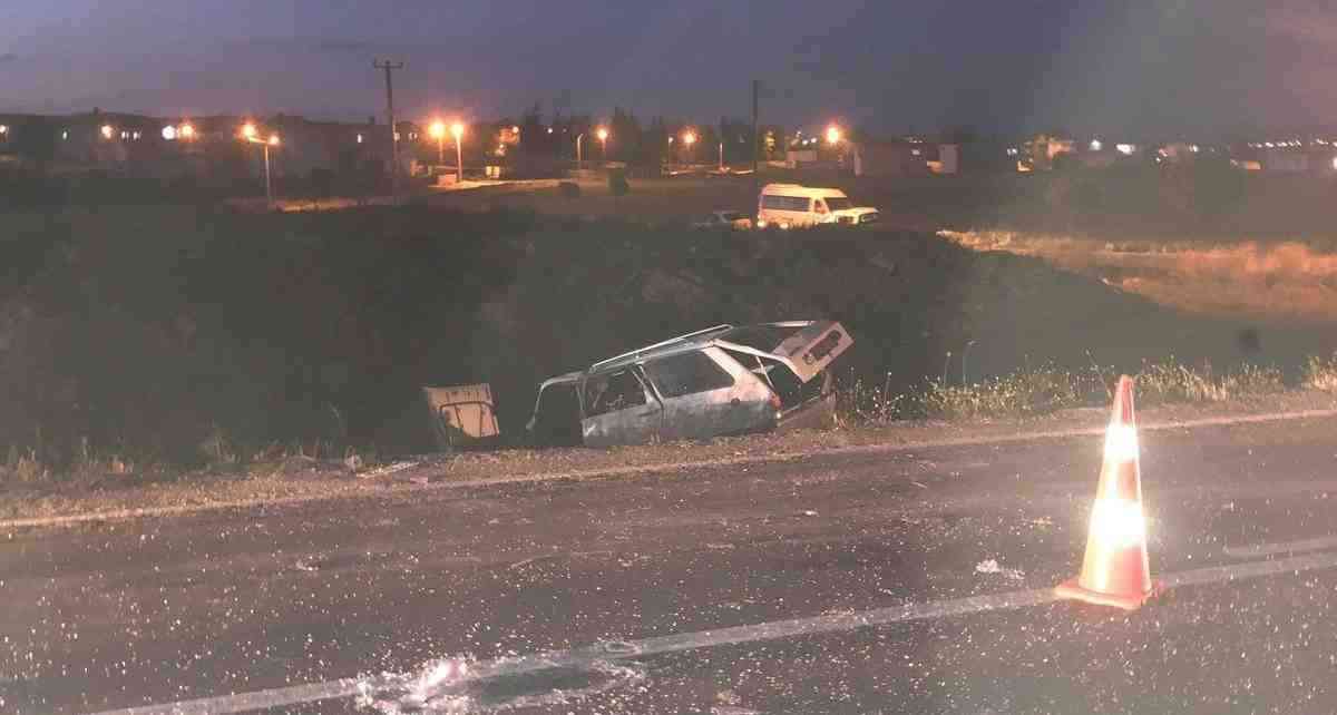 Nurdağı-Gaziantep Yolunda Kaza Gaziantep’in Nurdağı ilçesinde, kamyonet ile otomobilin çarpışması