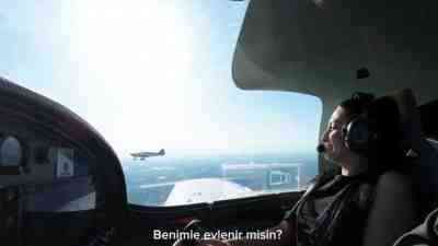 Farklı Uçaklarda Aşk Mesajı Adana’da oto kiralama işiyle uğraşan 23