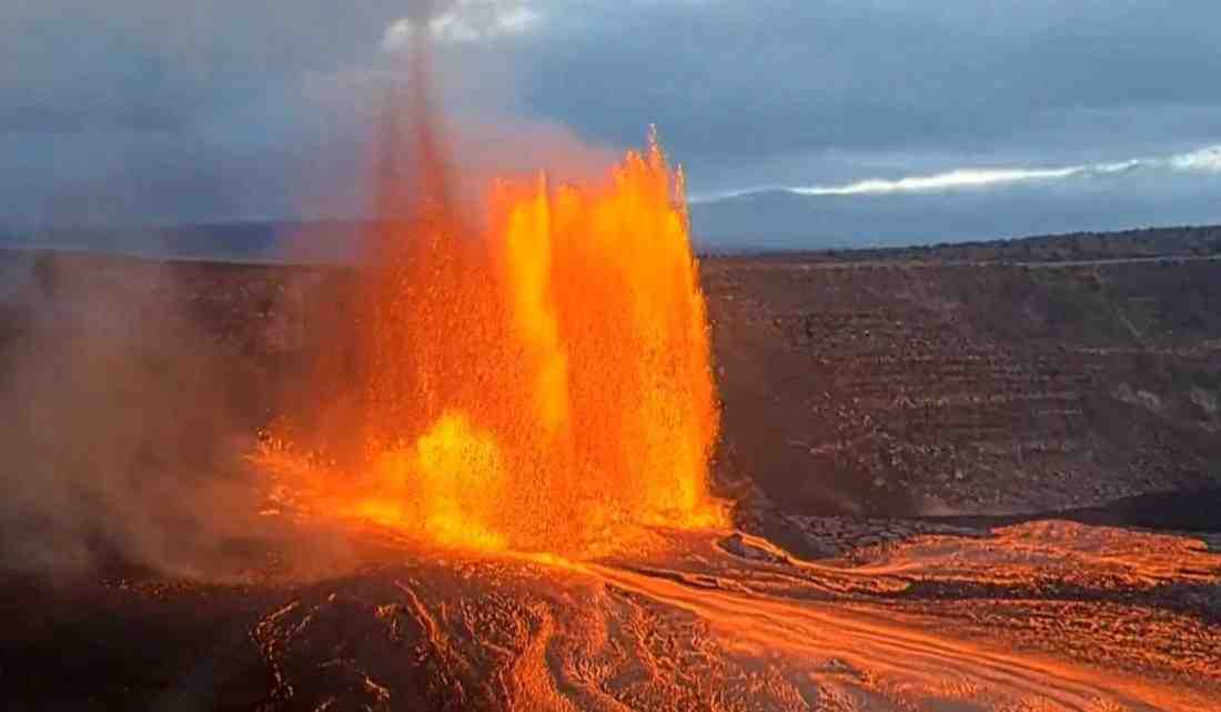 Dünyanın en aktif yanardağları arasında yer alan Hawaii’deki Kilauea Yanardağı,