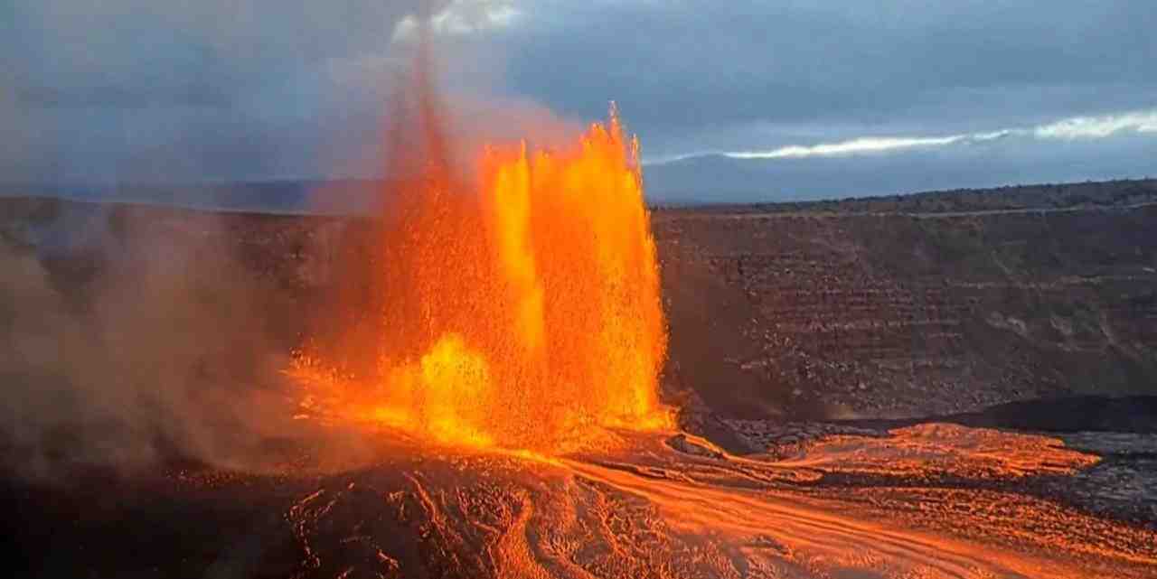 Dünyanın en aktif yanardağları arasında yer alan Hawaii’deki Kilauea Yanardağı,