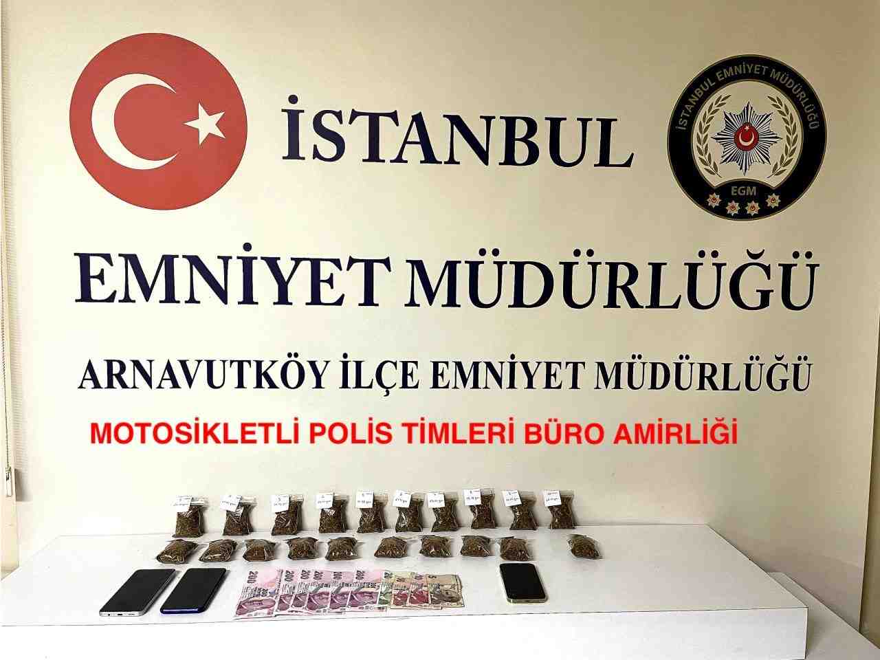 Arnavutköy’de 376 gram uyuşturucu ele geçirildi, 2 şüpheli gözaltında Arnavutköy’de