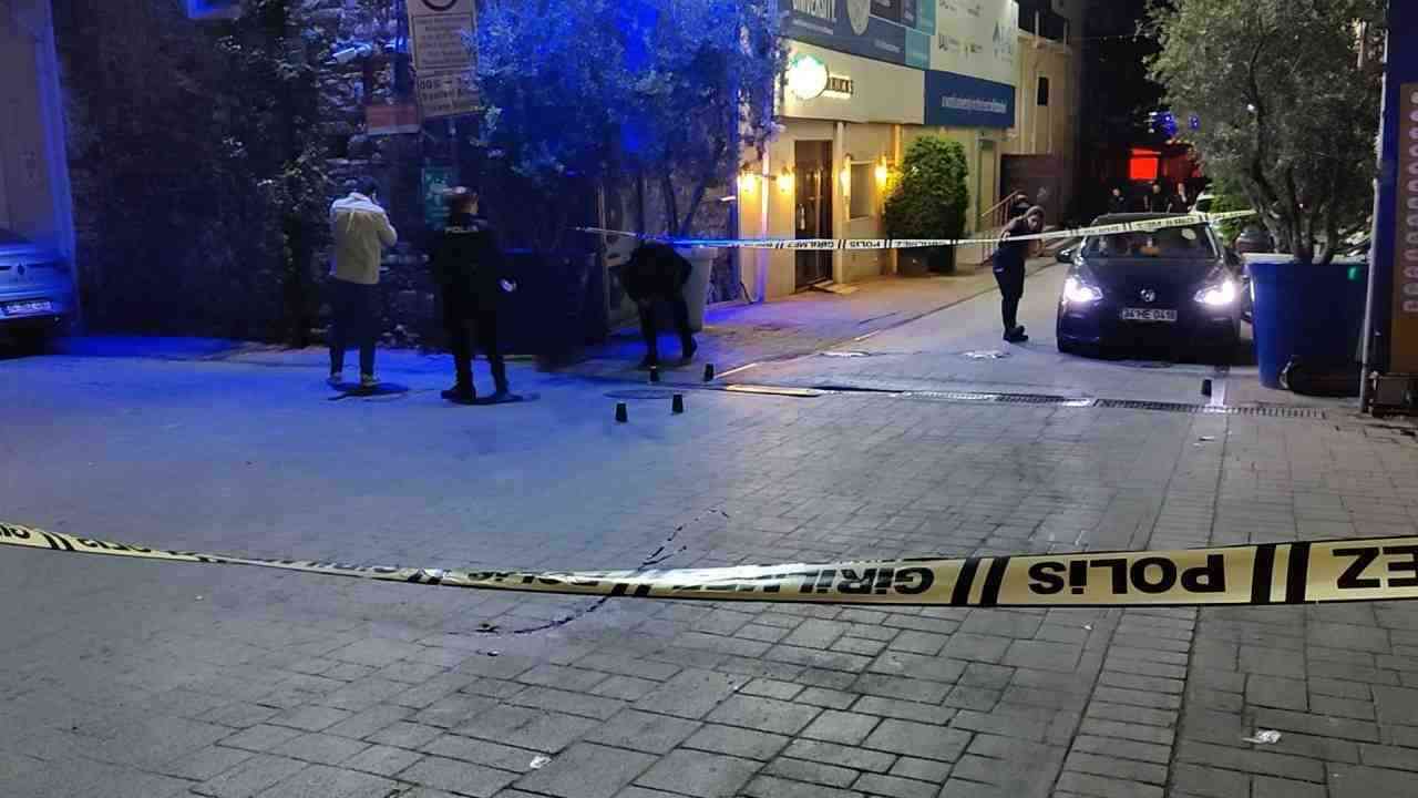 Beşiktaş Yıldız Mahallesi’nde bir eğlence mekanında başlayan tartışma, sokakta silahlı