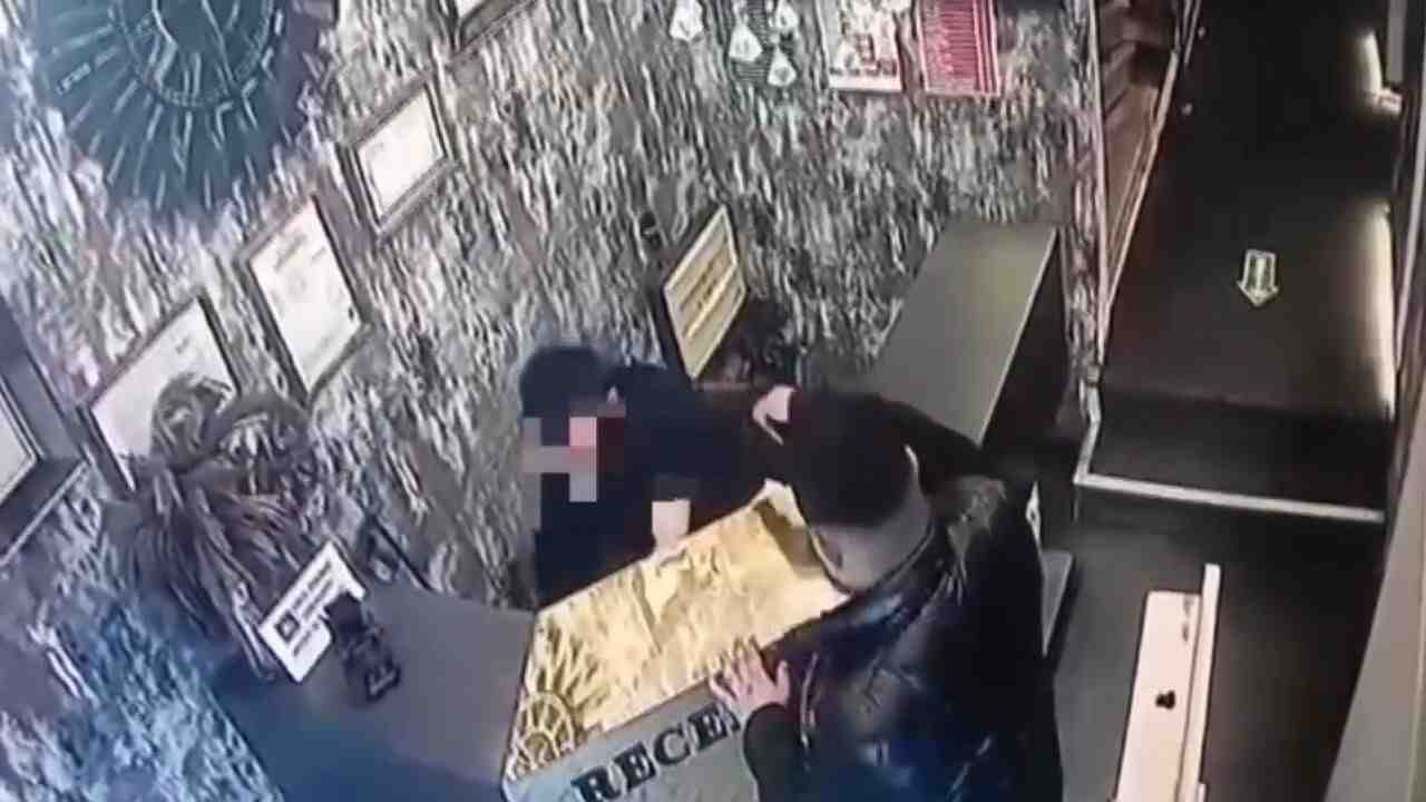 Uşak’ta bir kuyumcuya düzenlenen silahlı saldırının ardından başlatılan soruşturma kapsamında