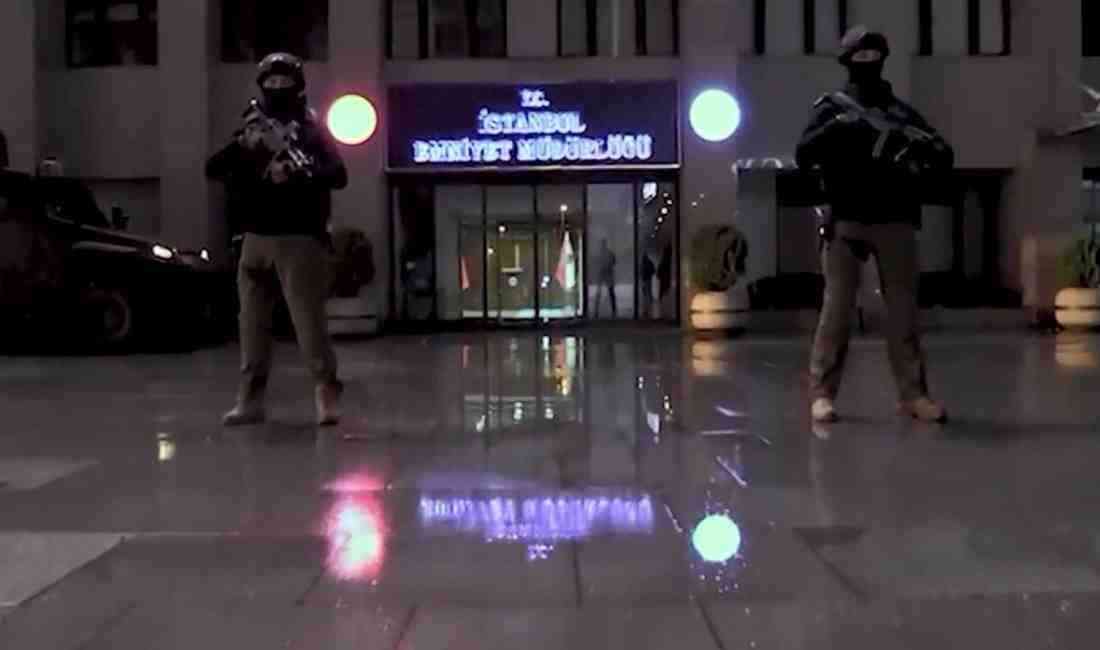 İstanbul Emniyet Müdürlüğü Terörle Mücadele Şube Müdürlüğü ekipleri, DEAŞ silahlı
