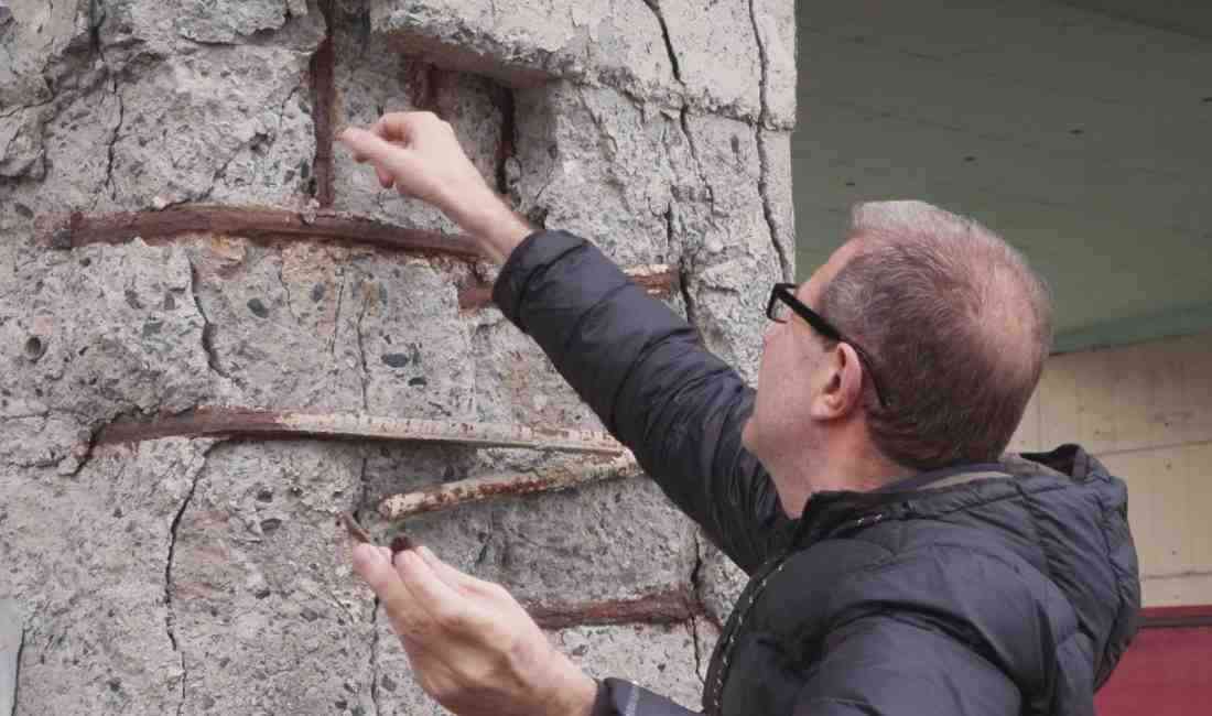 İstanbul Esenyurt’ta, her gün binlerce aracın geçtiği Balıkyolu Köprüsü’nde kolonlardan