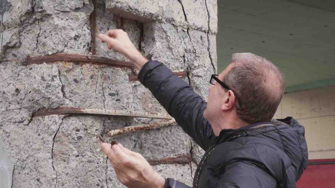 İstanbul Esenyurt’ta, her gün binlerce aracın geçtiği Balıkyolu Köprüsü’nde kolonlardan