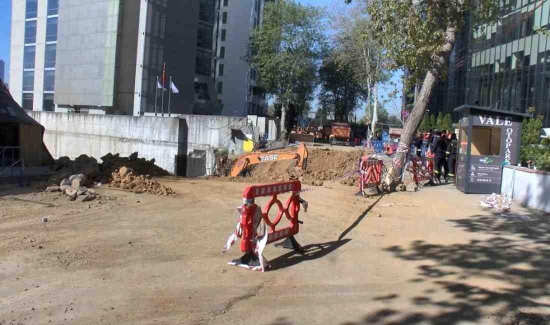 Sarıyer’de Çöken Yolda Onarım Sürüyor: Alt Yapı Yenileniyor Maslak’taki Yol Çökmesi Sonrası Yoğun Çalışma Başlatıldı İstanbul Sarıyer’de bulunan
