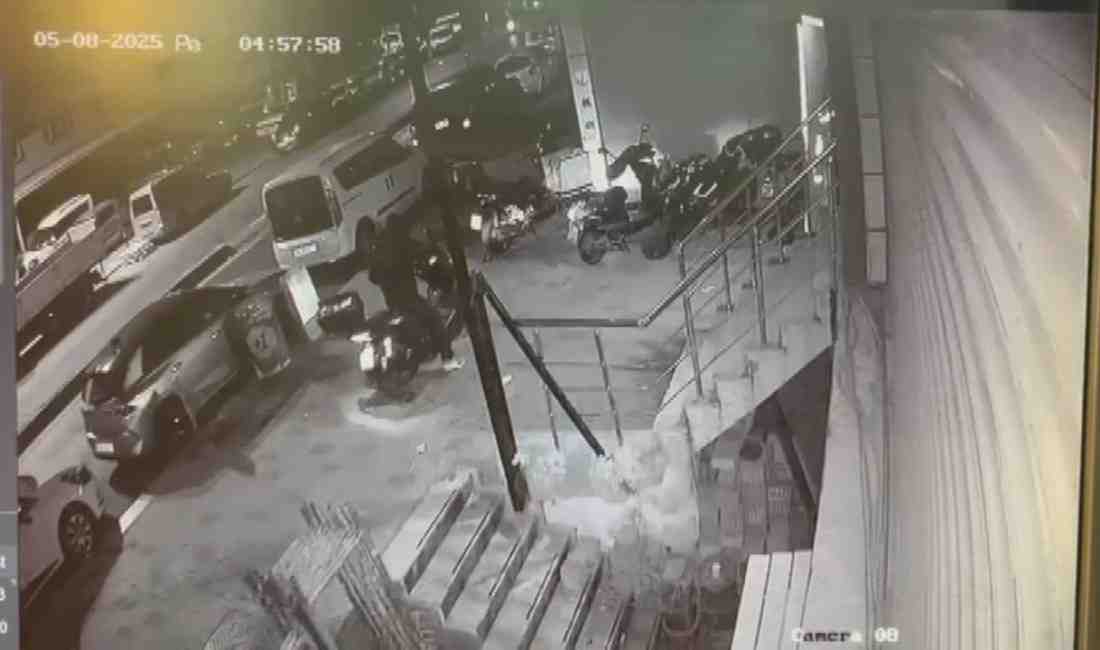Şişli’de Güvenlik Kamerası Sayesinde Motosiklet Hırsızı Yakalandı Park halindeki motosikleti çalan şüpheli kıyafet değiştirerek izini kaybettirmeye çalıştı