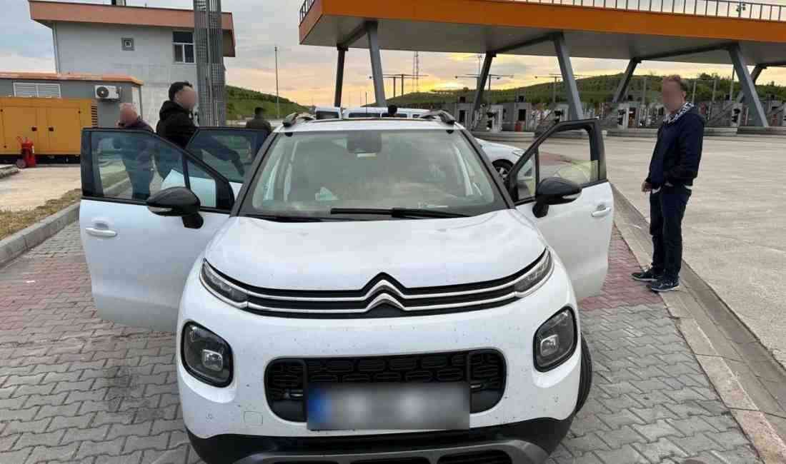 Bursa’da düzenlenen operasyonla, yasa dışı yollarla Türkiye’ye giriş yapan kaçak