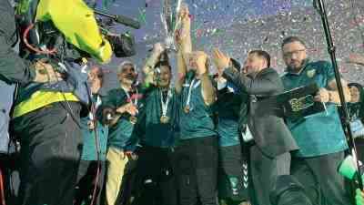 Kocaelispor, 2024-2025 sezonunu Trendyol 1. Lig şampiyonu olarak tamamlayarak Süper