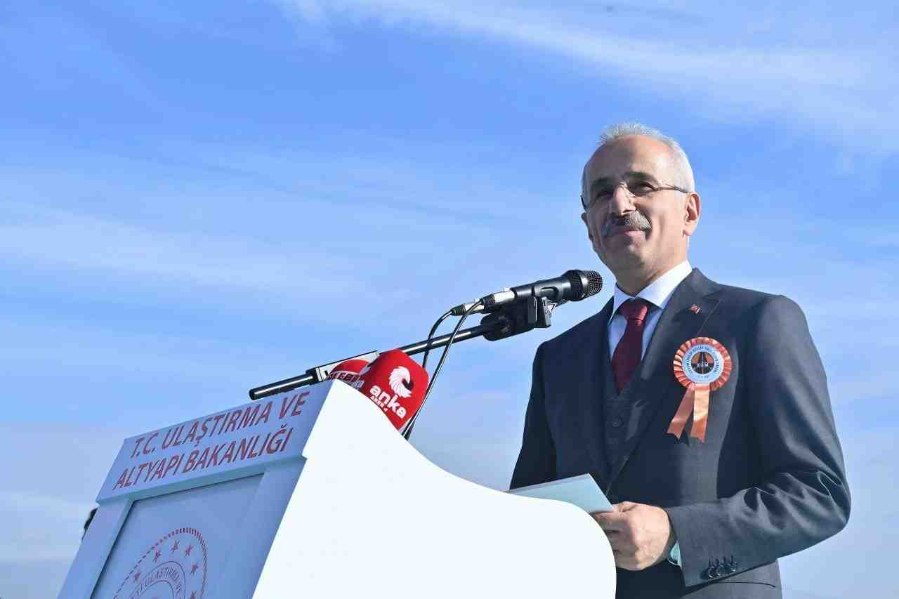 Ulaştırma ve Altyapı Bakanı Uraloğlu duyurdu: Türkiye’nin ilk melodili yolu
