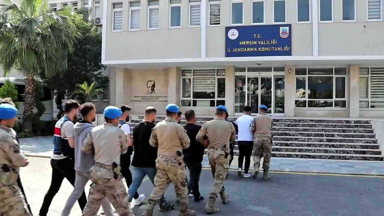 İçişleri Bakanı Ali Yerlikaya, Mersin’de uyuşturucu satıcılarına yönelik düzenlenen kapsamlı