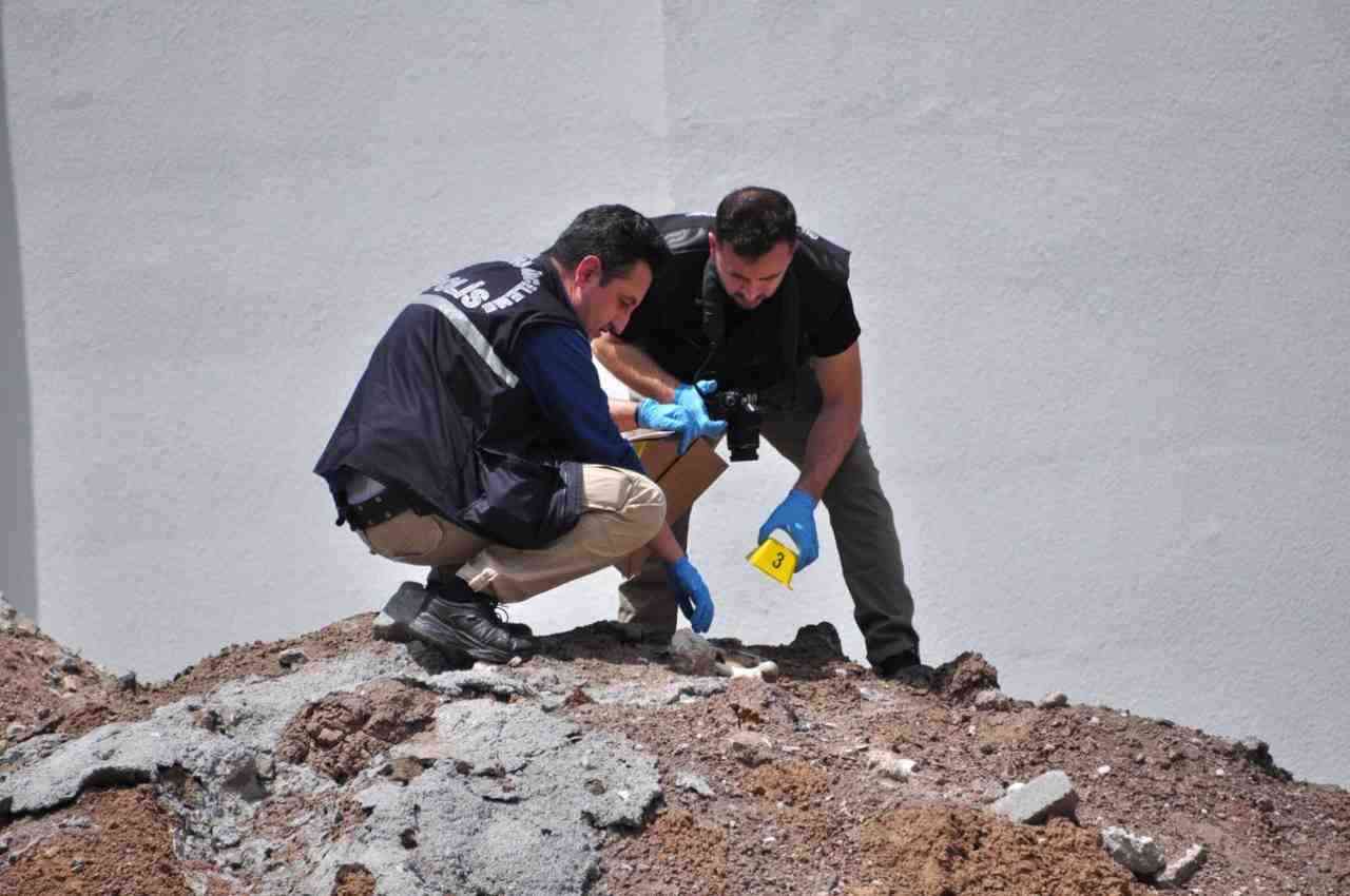 Kazı Sırasında Şüpheli Kalıntılar Ortaya Çıktı Kars’ın Cumhuriyet Mahallesi‘nde bir