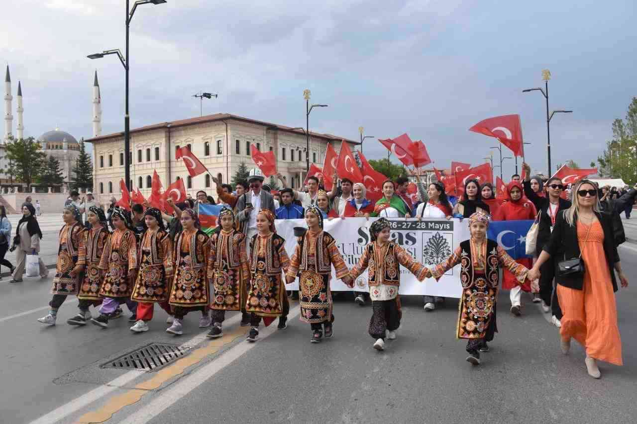 Sivas’ta bu yıl ikincisi düzenlenen Sivas Uluslararası Film Festivali, görkemli