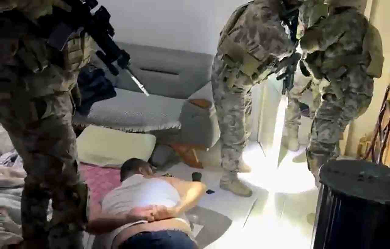 Organize suç örgütlerine silah temin etmeye hazırlanan çete, 3 aylık