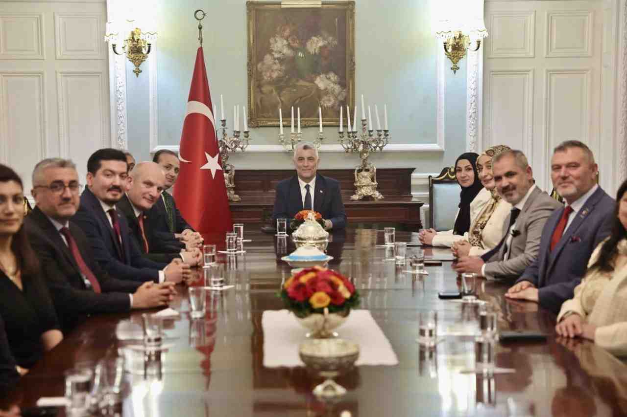 İş Dünyasıyla Buluşma: MÜSİAD Üyeleriyle GörüşmeTicaret Bakanı Ömer Bolat, resmi
