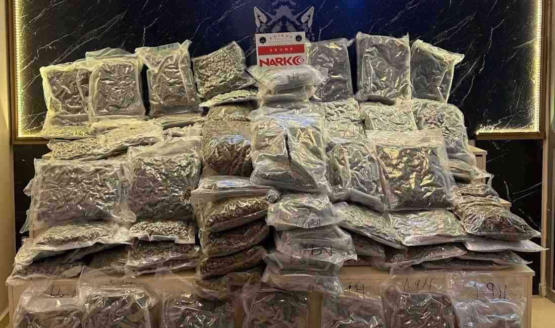 Edirne’de polis ekiplerinin düzenlediği uyuşturucu operasyonunda, yurtdışından gelen iki TIR’da