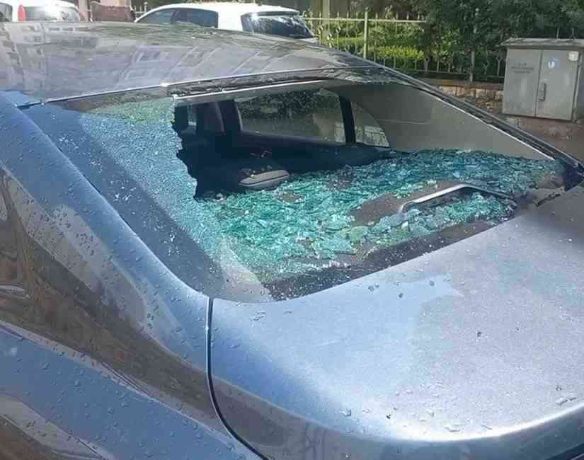 Tokat’ta öğle saatlerinde aniden başlayan dolu yağışı, kısa süreli olsa