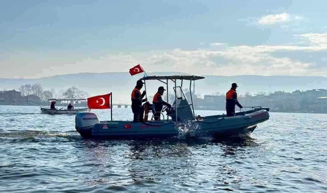 Uluabat Gölü’nde Kaçak Avcılığa Geçit Yok Bursa’nın Karacabey ilçesinde yer