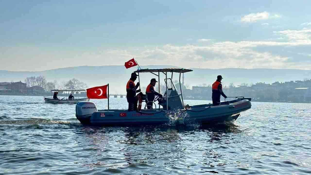 Uluabat Gölü’nde Kaçak Avcılığa Geçit Yok Bursa’nın Karacabey ilçesinde yer