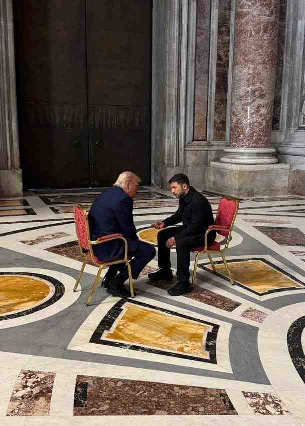 Ukrayna Devlet Başkanı Volodimir Zelenskiy, ABD’nin eski Başkanı Donald Trump’a