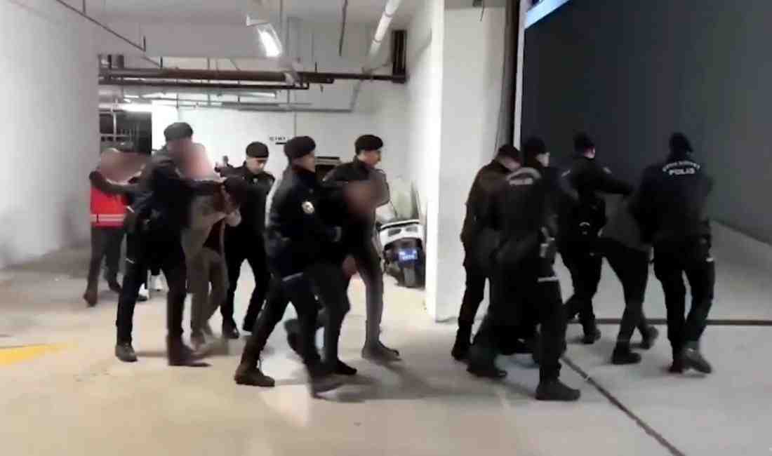 Bakan Yerlikaya Duyurdu: Nitelikli Dolandırıcılara Darbe İçişleri Bakanı Ali Yerlikaya,