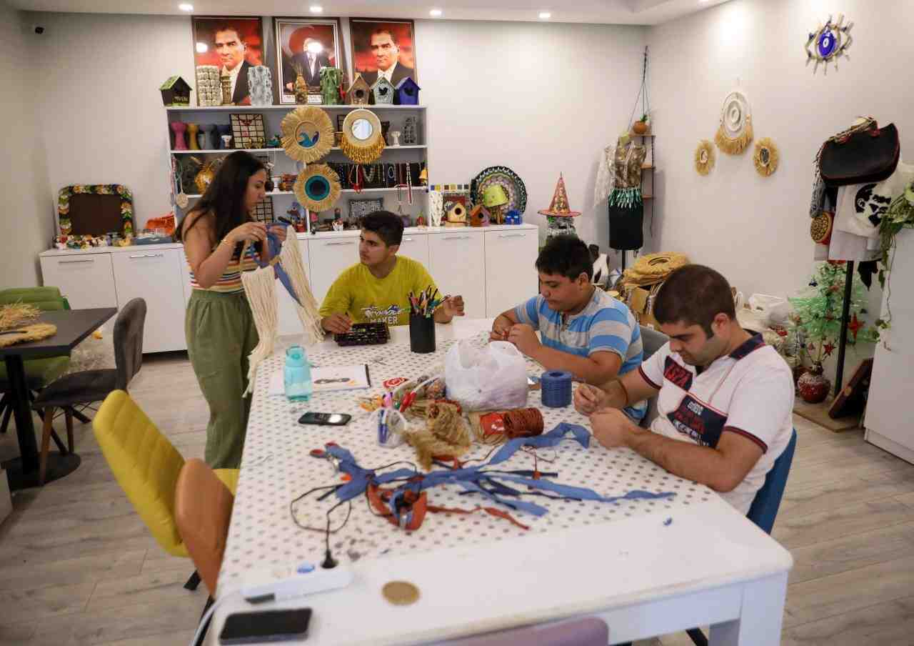 75 Yıllık Köy Okulu Yenilendi, Otizmli Çocuklar İçin Eğitim Yuvasına