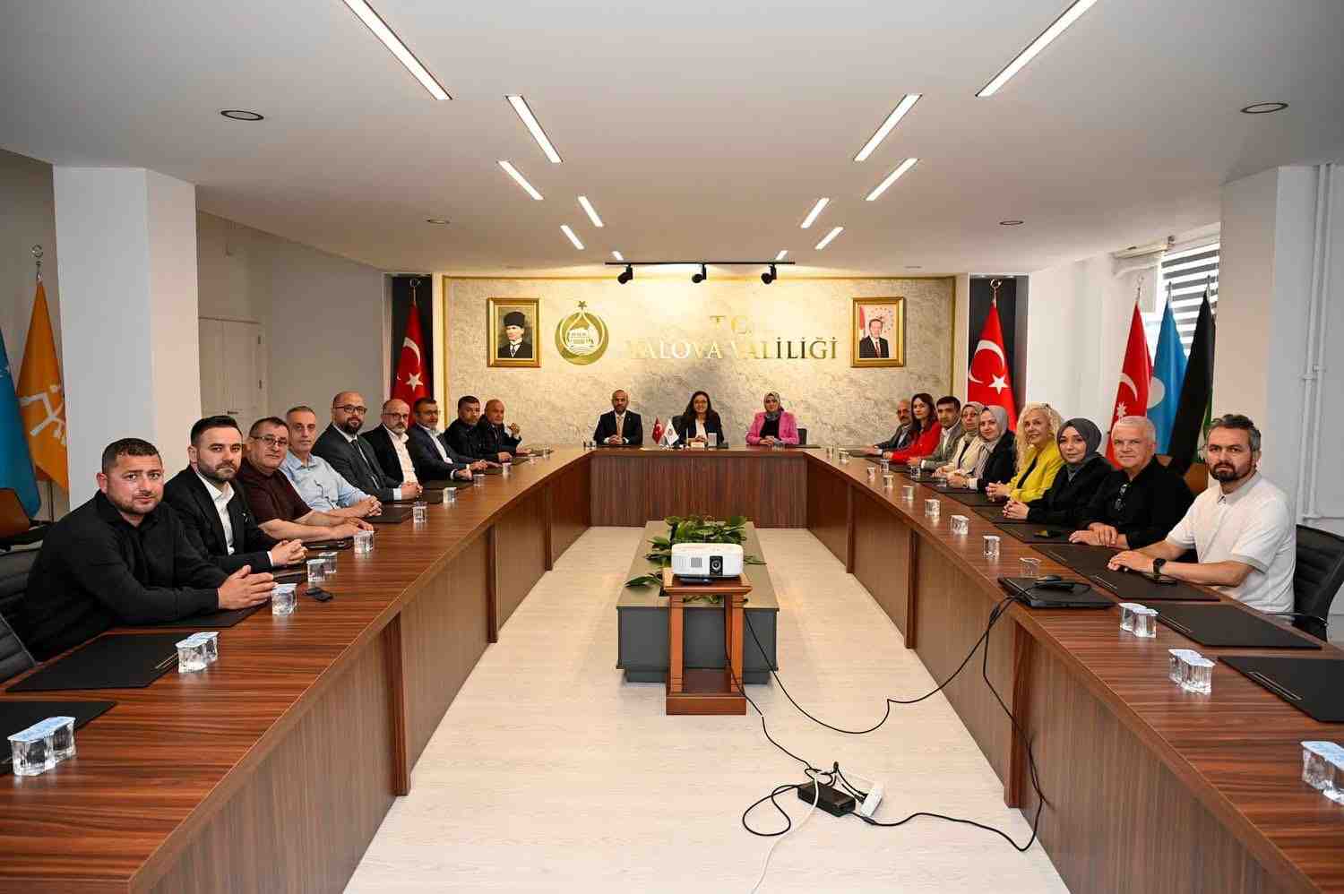 Yalova’nın Geleceği İçin İş Birliği Mesajı VerildiAK Parti Yalova İl