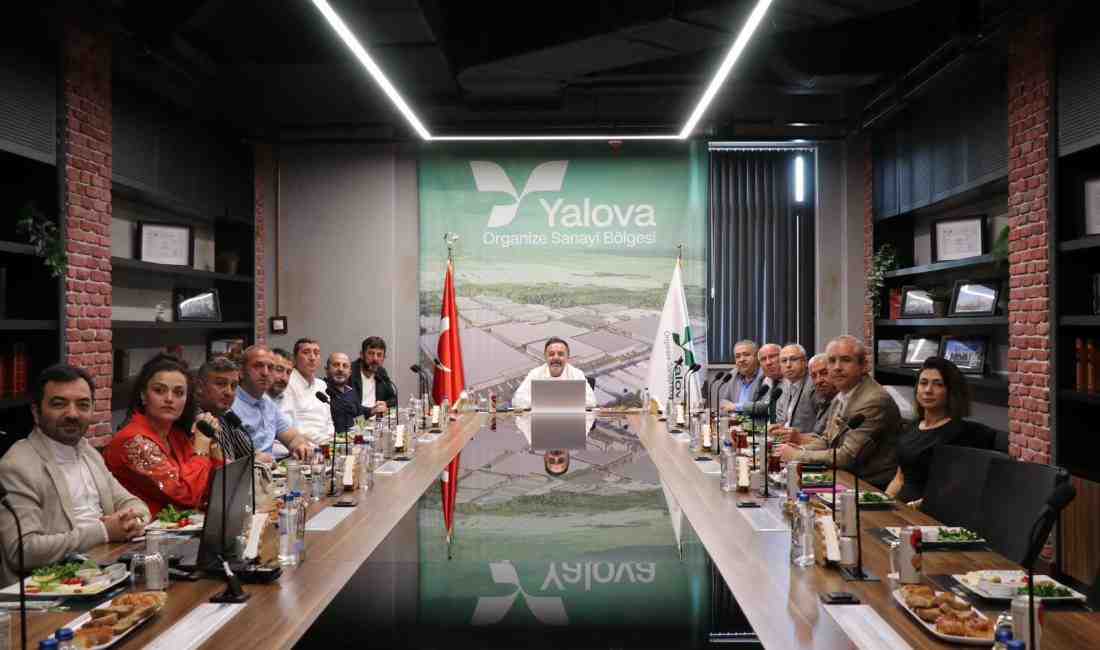 Yalova’daki Esnaf ve Sanatkârlar Odası başkanları ve yönetim kurulu üyeleri,