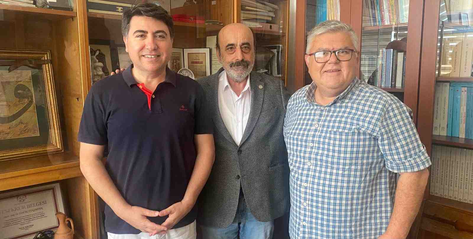 Anadolu Üniversitesi akademisyenlerinden tarihi nitelikte ortak çalışma: “Yeni Bilgi ve