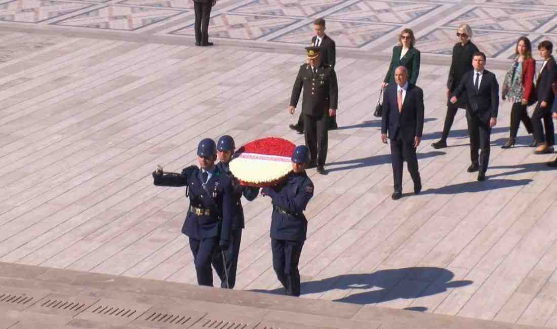 Büyükelçi Barrack, Anıtkabir Özel Defteri’ne Duygusal Mesaj Yazdı ABD’nin Ankara