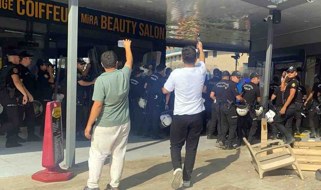 Kaçak Yapıların Yıkımında Gergin Anlar Antalya’nın Aksu ilçesine bağlı Kemerağzı