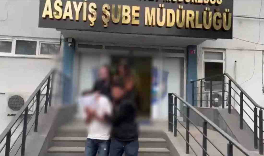 Dolandırıcılar ATM Önlerinde Mağdur Avına ÇıktıDiyarbakır’da emniyet ekipleri, ATM’ler önünde