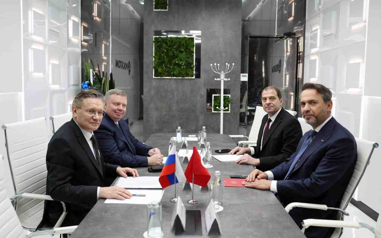 St. Petersburg’da Kritik Nükleer Temas Enerji ve Tabii Kaynaklar Bakanı