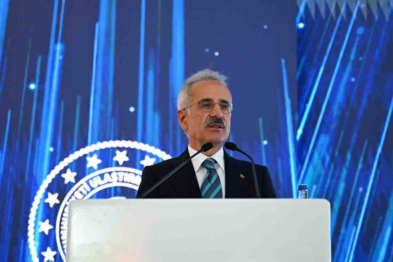 Ulaştırma ve Altyapı Bakanı Abdulkadir Uraloğlu, Ankara’da düzenlenen “Amatör Denizci