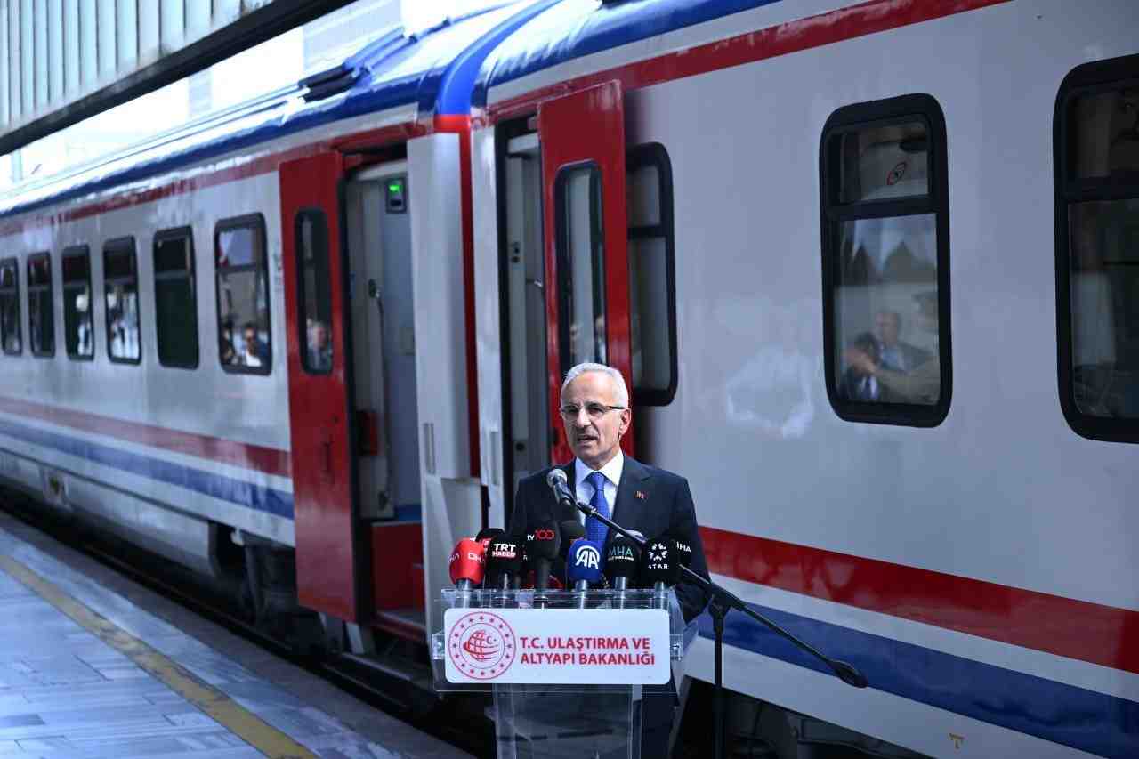 Ulaştırma ve Altyapı Bakanı Abdulkadir Uraloğlu, İran ile İsrail arasında