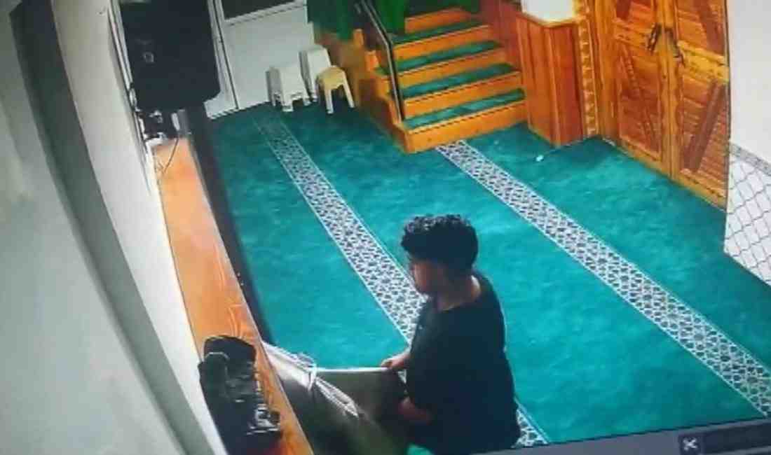 Yatsı Namazı Sonrası Camiye Geri Dönüp Hırsızlık Yaptı Sakarya’nın Akyazı