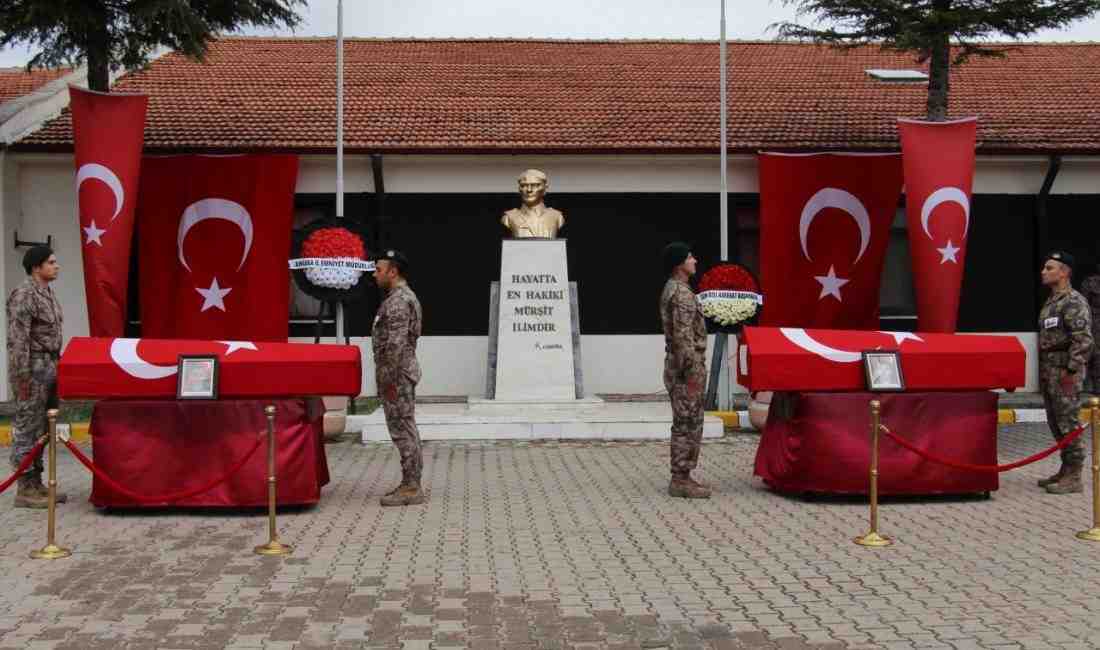 TIR’a Çarpan Araçta 2 Polis Kursiyer Şehit OlduÇankırı’da önceki gün