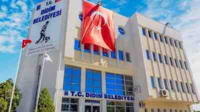 Aydın’ın Didim ilçesinde, kamu kaynaklarının usulsüz kullanıldığı iddiasıyla Didim Belediyesi’ne