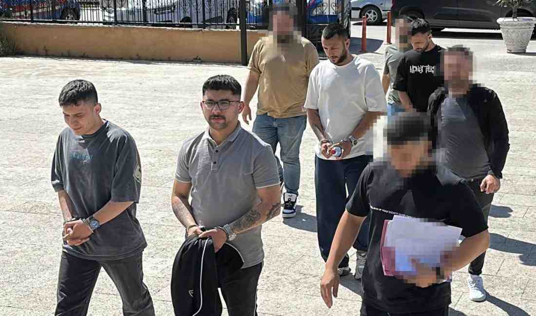 Yurt Dışına Kaçmak Üzereyken YakalandılarEdirne’de polis ekiplerinin düzenlediği operasyonda, yurt