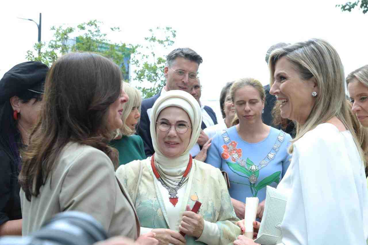 Cumhurbaşkanı Recep Tayyip Erdoğan’ın eşi Emine Erdoğan, Hollanda Kraliçesi Maxima