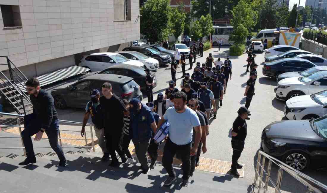 Sosyal Medya Üzerinden Yüksek Kâr Vaadiyle Vatandaşları Tuzağa Düşürdüler Eskişehir