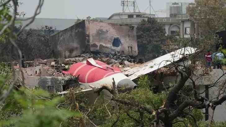 Hindistan Sivil Havacılık Bakanlığı, 12 Haziran’da meydana gelen uçak kazasına