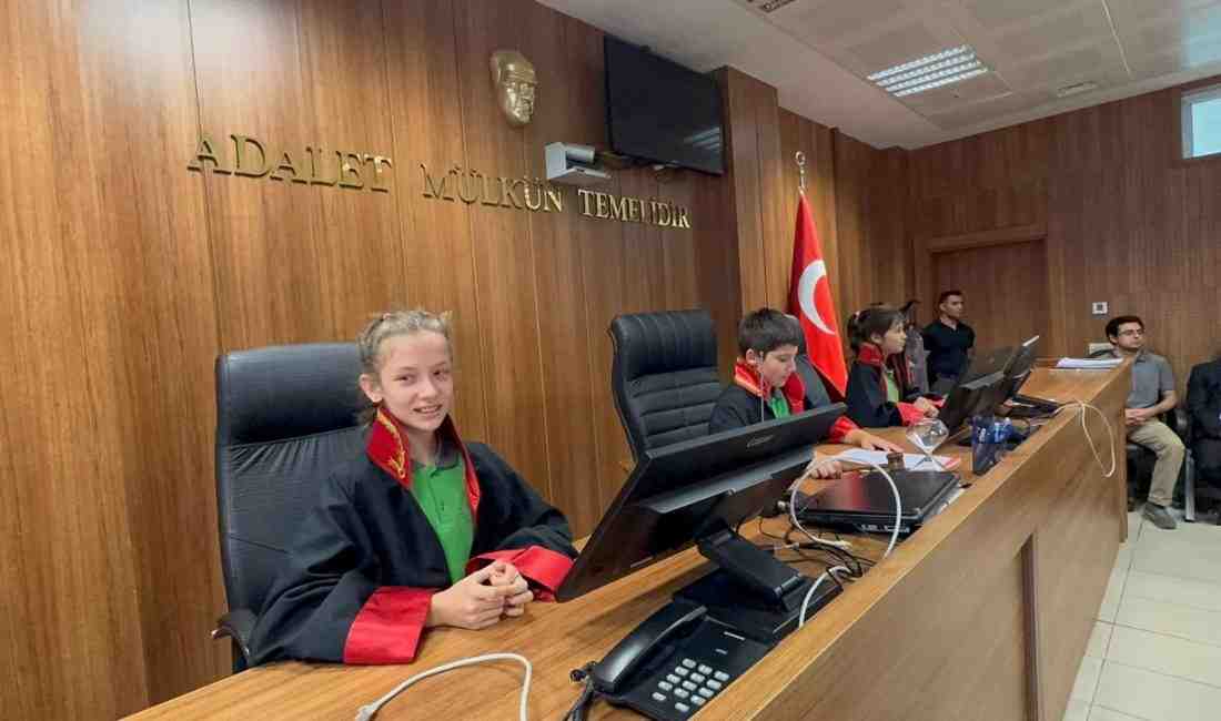 Adliyeyi Gezen Öğrenciler Hukuk Süreçlerini Yerinde ÖğrendiTekirdağ’ın Çorlu ilçesindeki Emlak