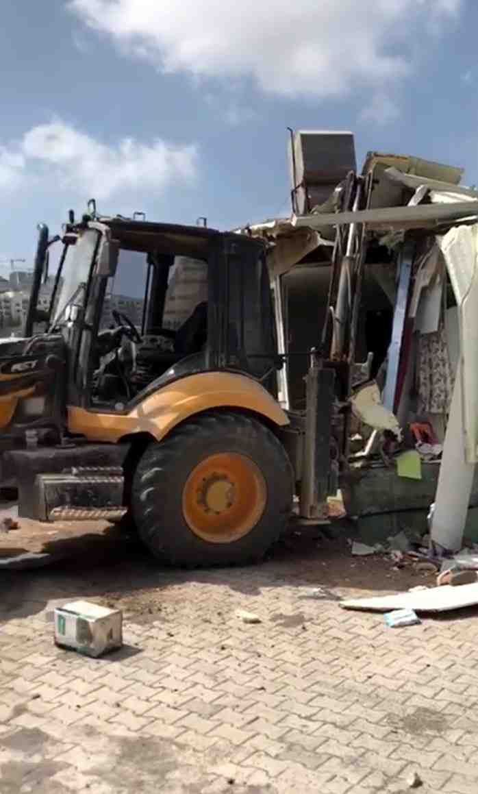 Kontrolden Çıkan İş Makinesi Evi Yıktı Hatay’ın İskenderun ilçesi Düğünyurdu