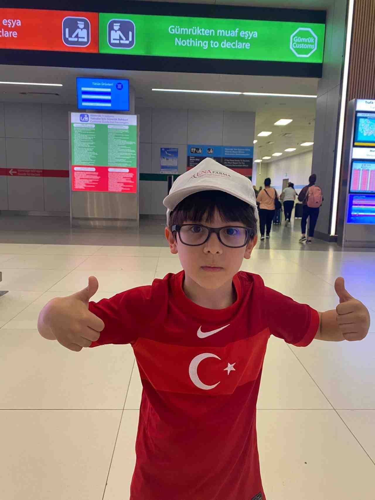 İstanbul’da yaşayan 6 yaşındaki Adil Tuna Öncel, Dubai’de düzenlenen Geleceğin