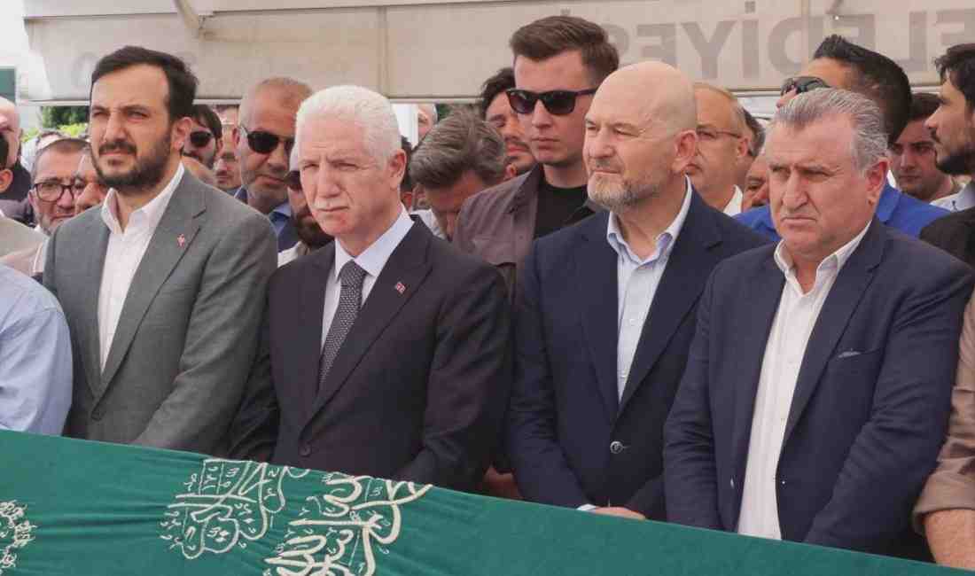 Sanat ve Siyaset Dünyası Cenazede BuluştuÇocuklara yönelik tiyatro çalışmalarıyla tanınan